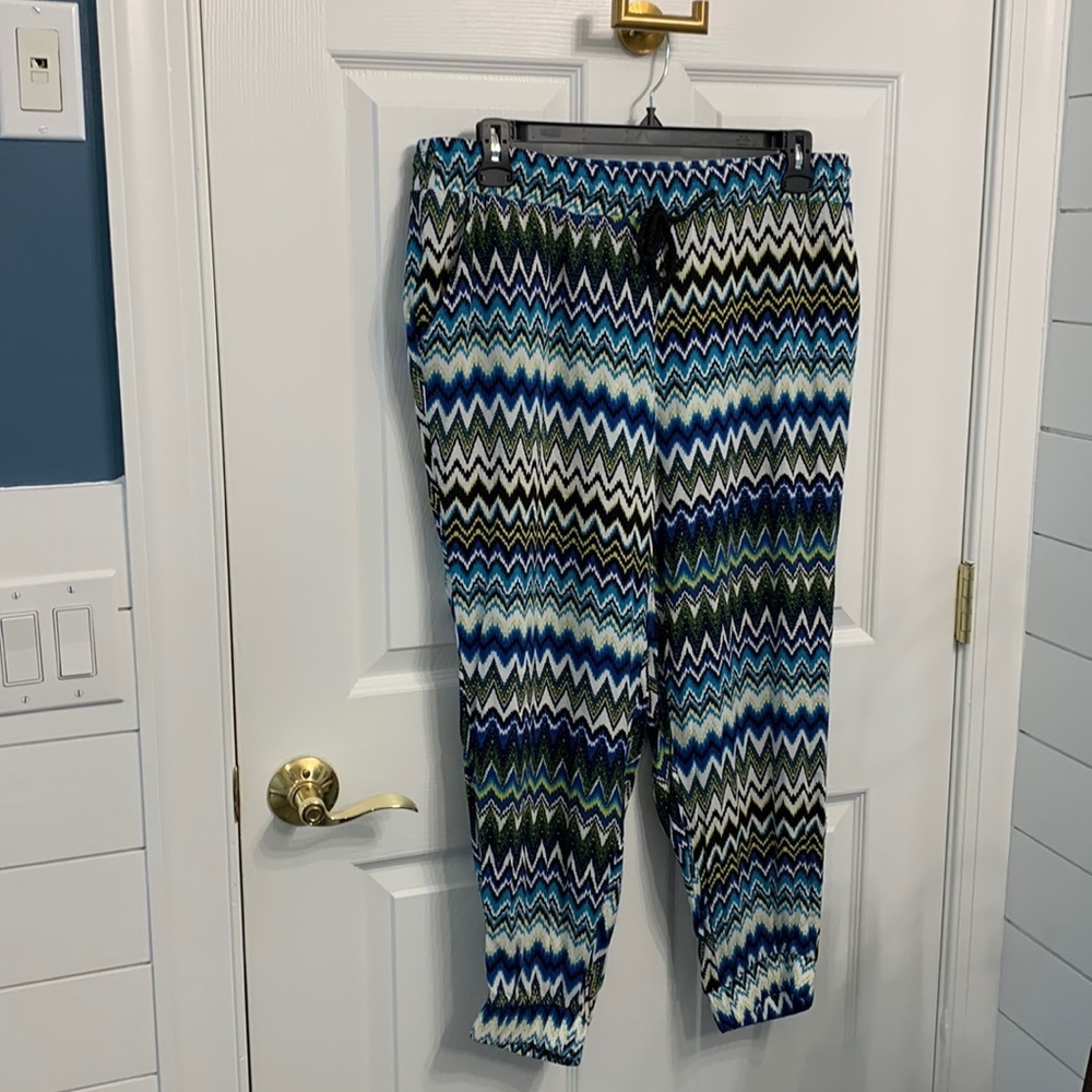 New Look Multi Colored Zig Zag Pattern Tapered lightweight Jogger 2X